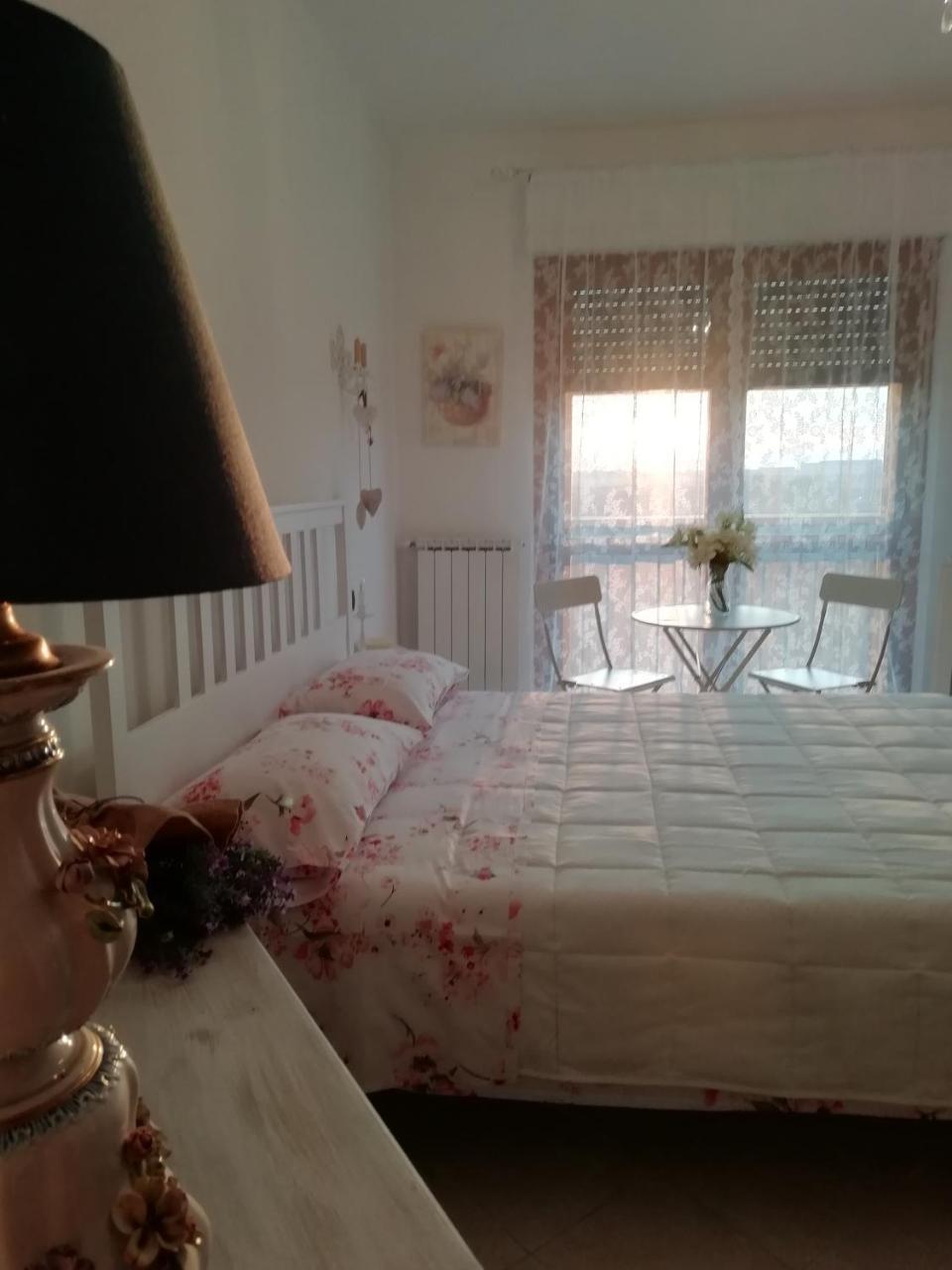 Beti House Heart'S And Roses Rooms Ponte Galeria Camera foto