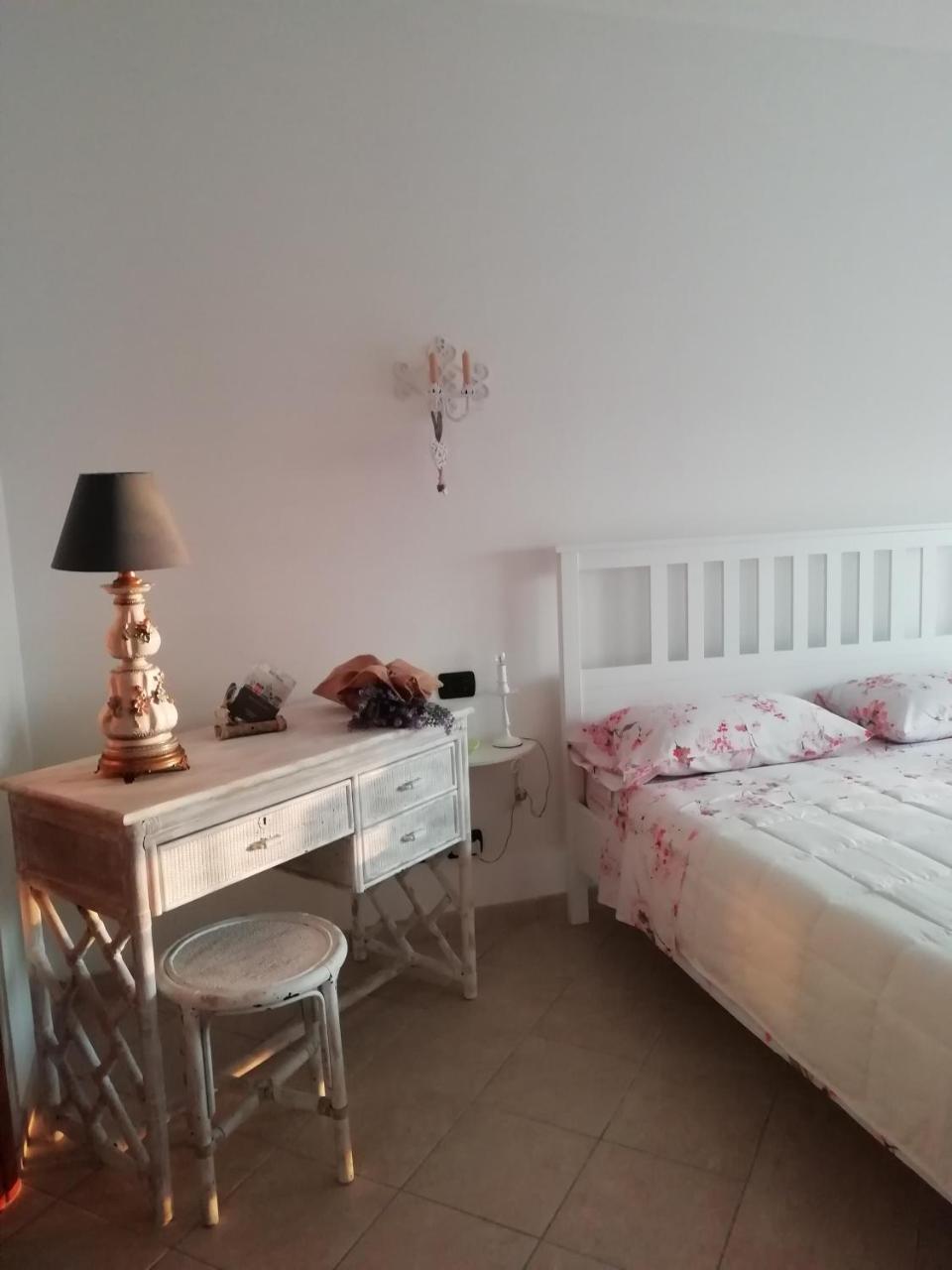 Beti House Heart'S And Roses Rooms Ponte Galeria Camera foto